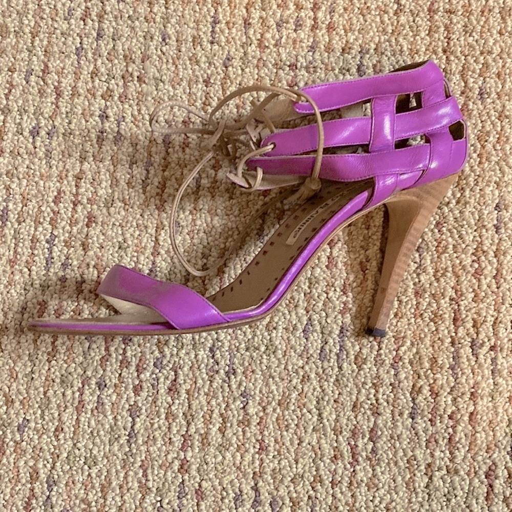 HP 💜 Manolo Blahnik heels 39.5 - Picture 2 of 6
